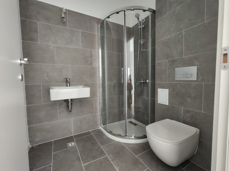 Lacul Straulest, Mall Colosseum,